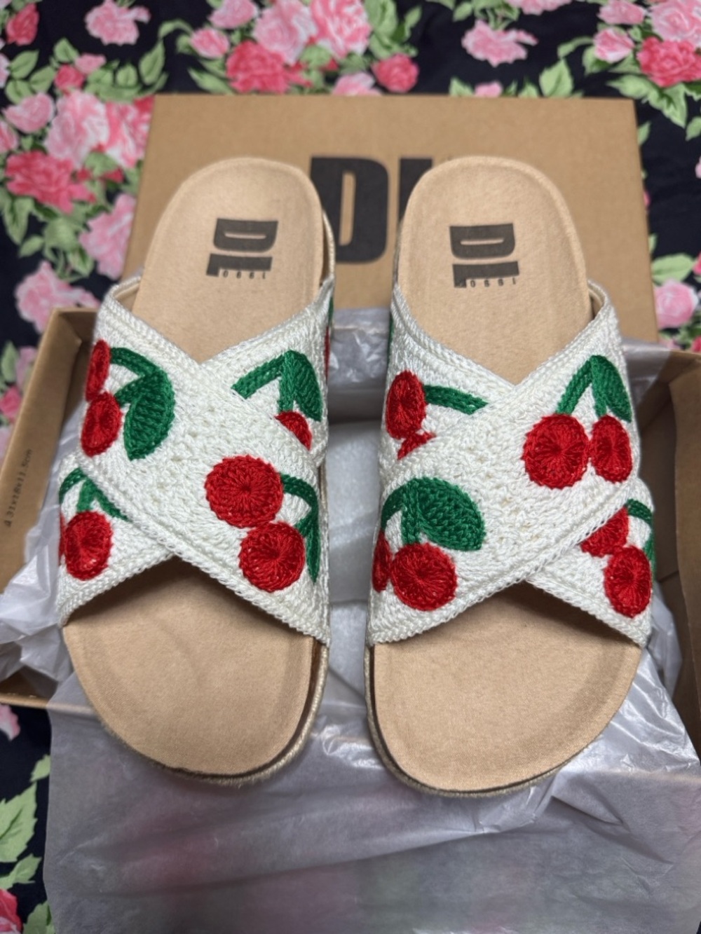 NEWDL1961 Cream Embroidered Cherry Slide Sandals